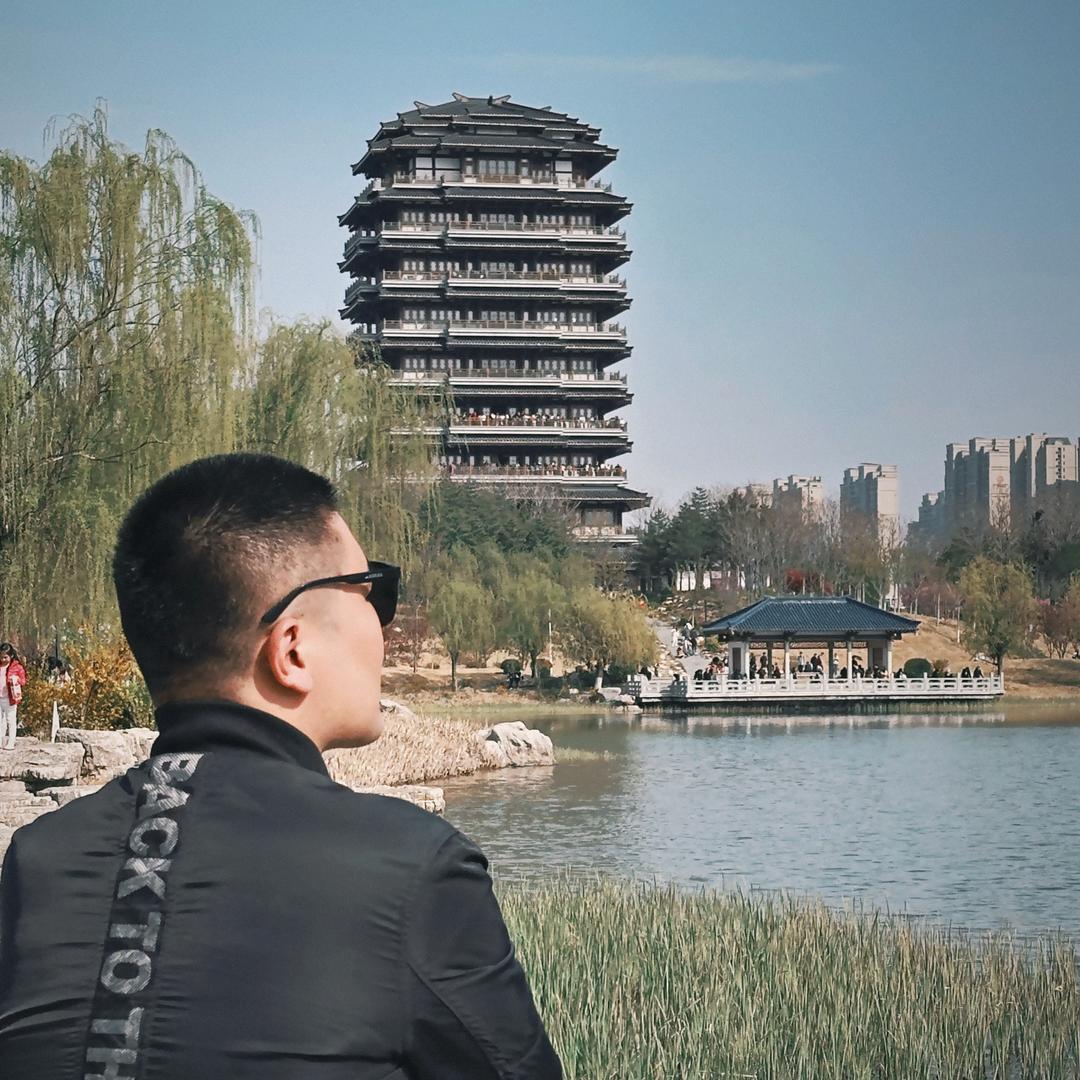 阿龙龙龙
