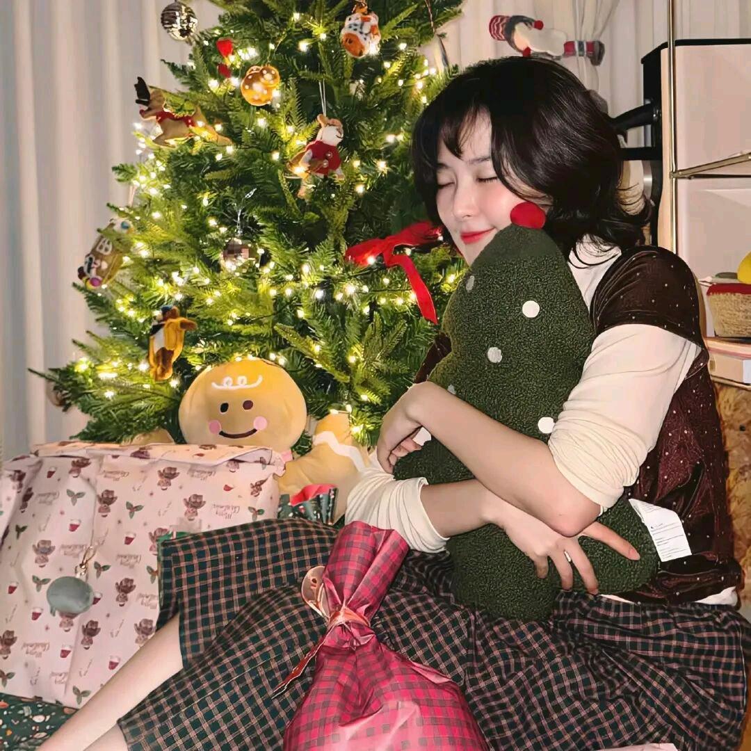 ^>⸝⸝⸝⸝<^੭ﾞ