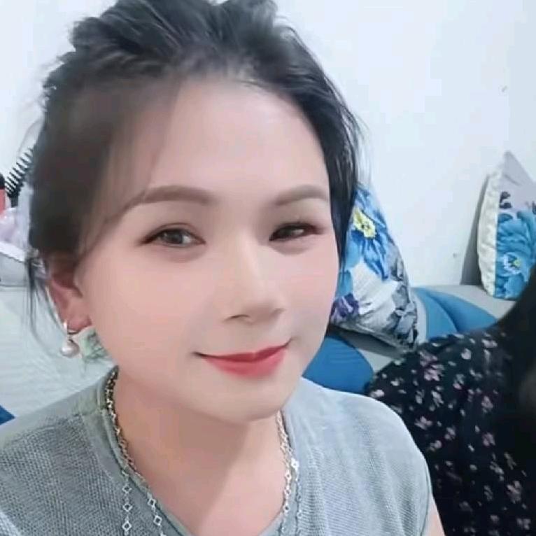 岑汐汐🎤（新人首播不定时开播）