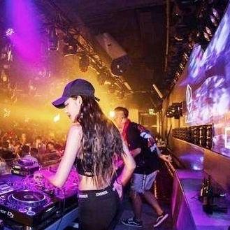 妖公子（单身小伙）