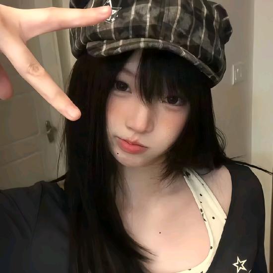 小新^