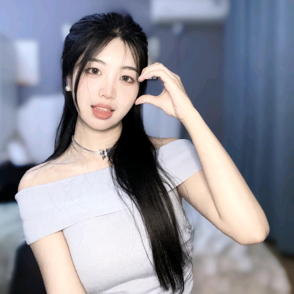 林嘉儿😘【hbn发光水洁面】
