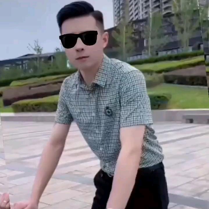 重庆，李哥，唱歌🎤主播下午1点半开播，