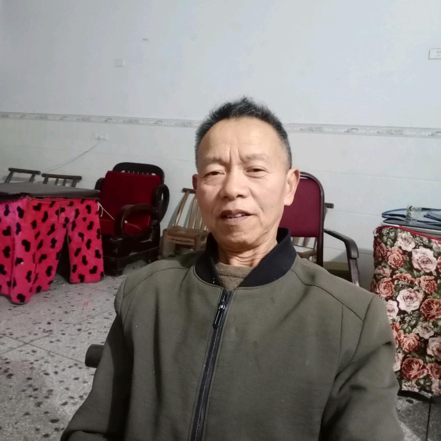 黄信中