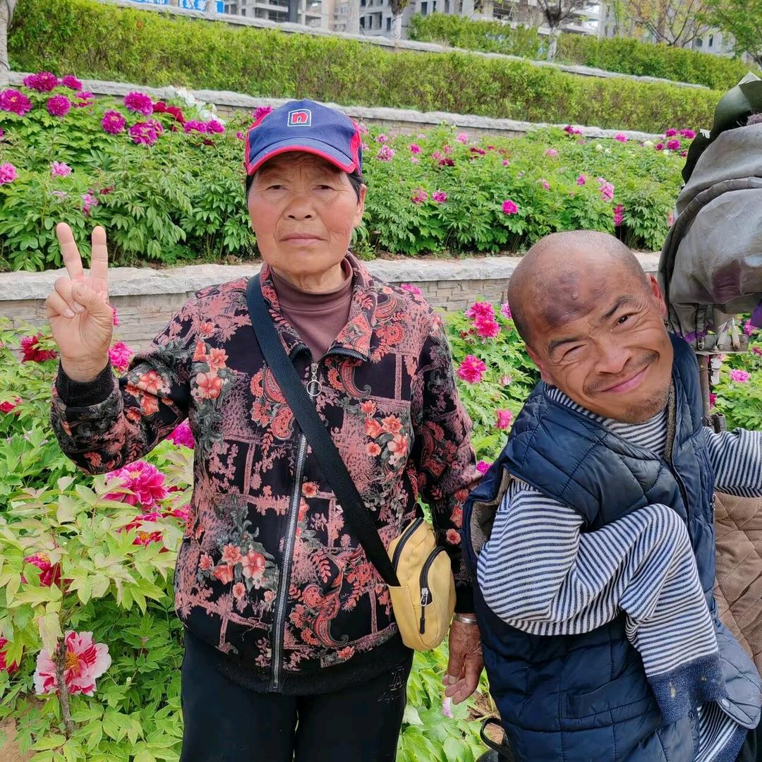 卫军格🎤）