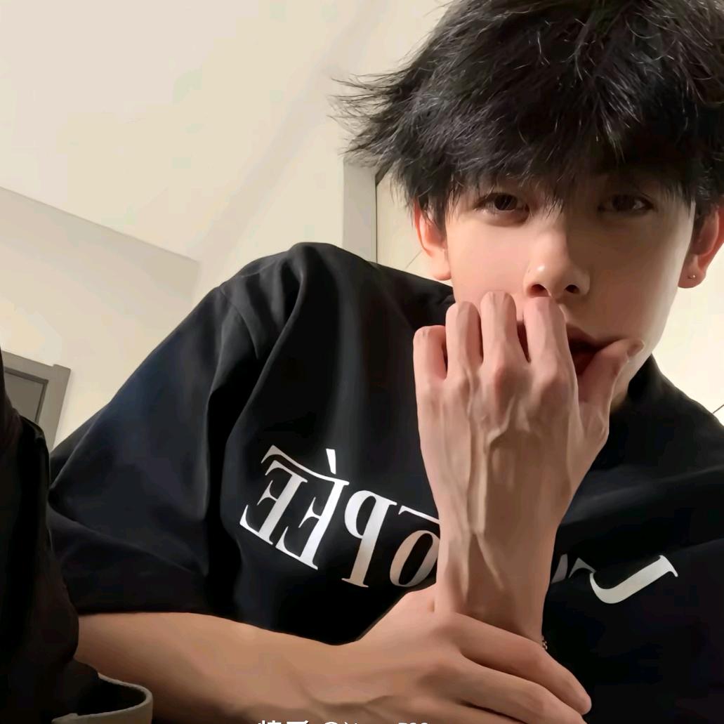 JJ.