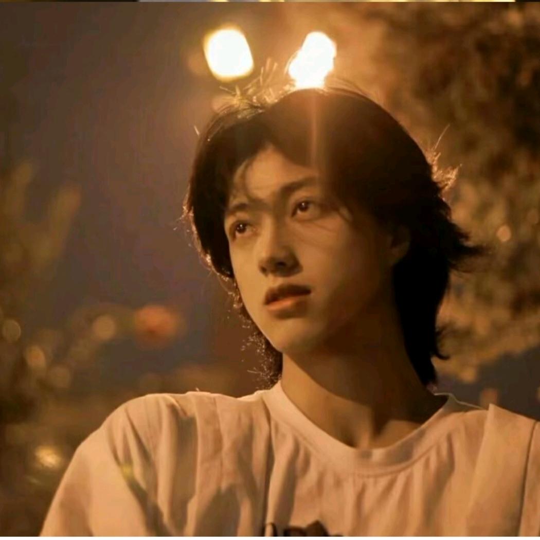 哥像十一月的寒风刺入你心