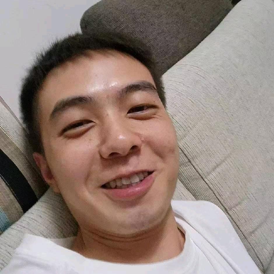 二娃在茅台