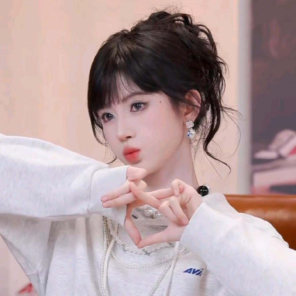 栀槿珞^