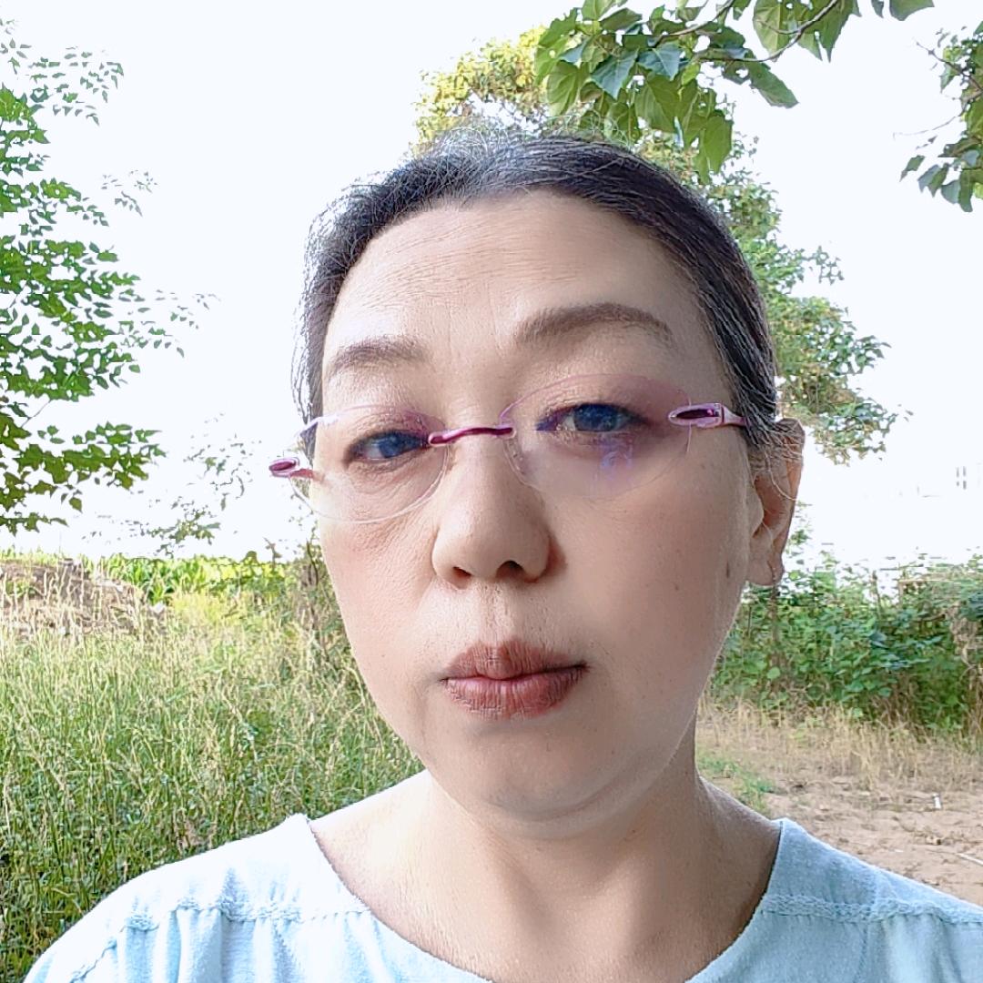土豆妹每晚7:38分开播