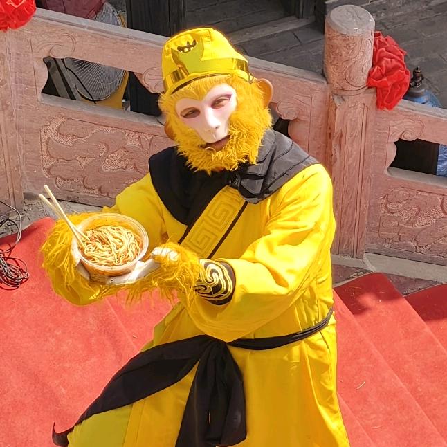 狂人组合侯哥