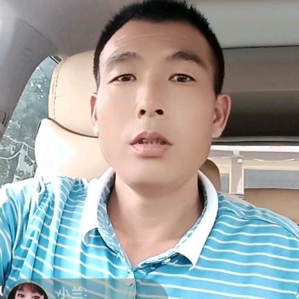 跨区收割机割水稻小麦黄豆