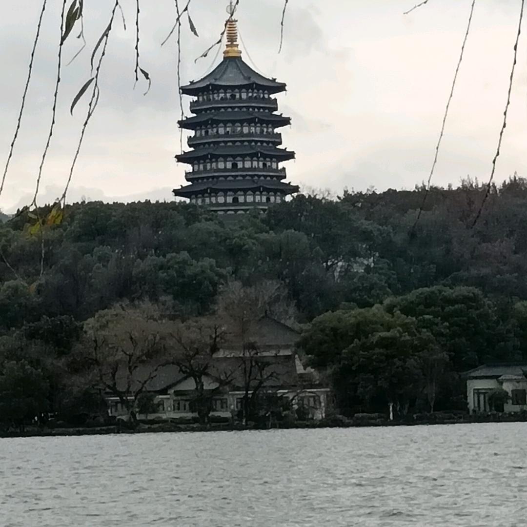 闫鹏