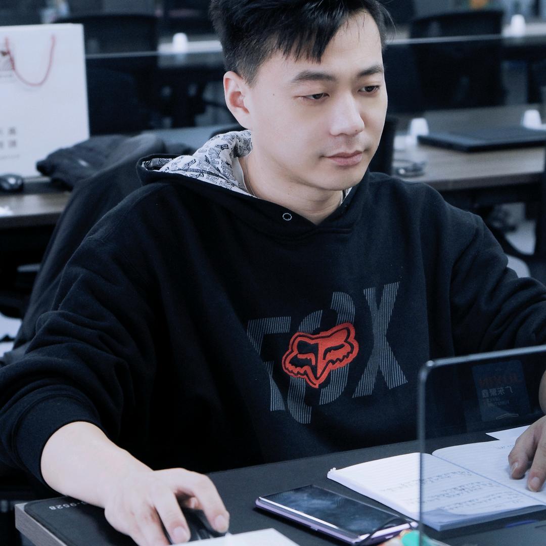 不睡觉的小雨子