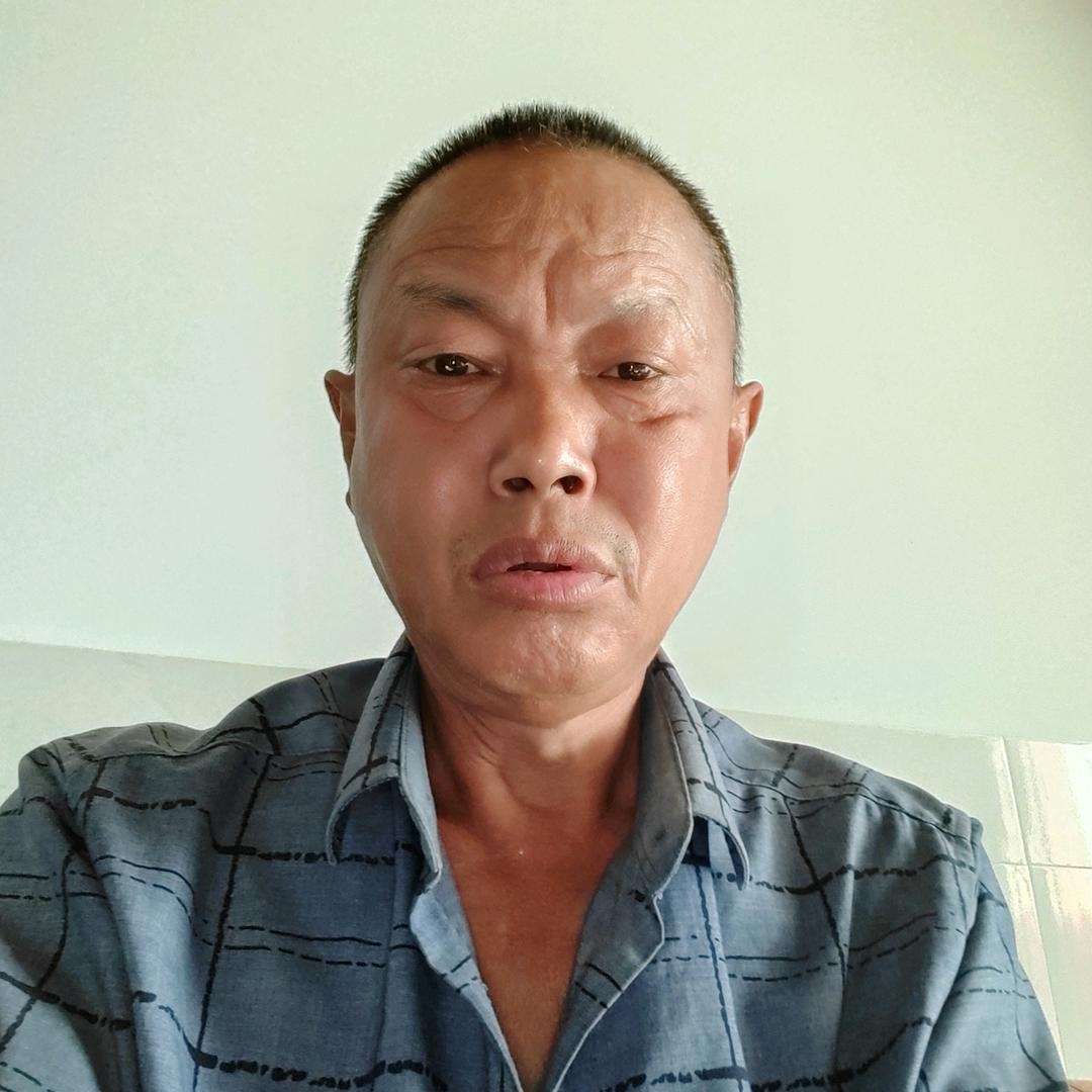 刘明