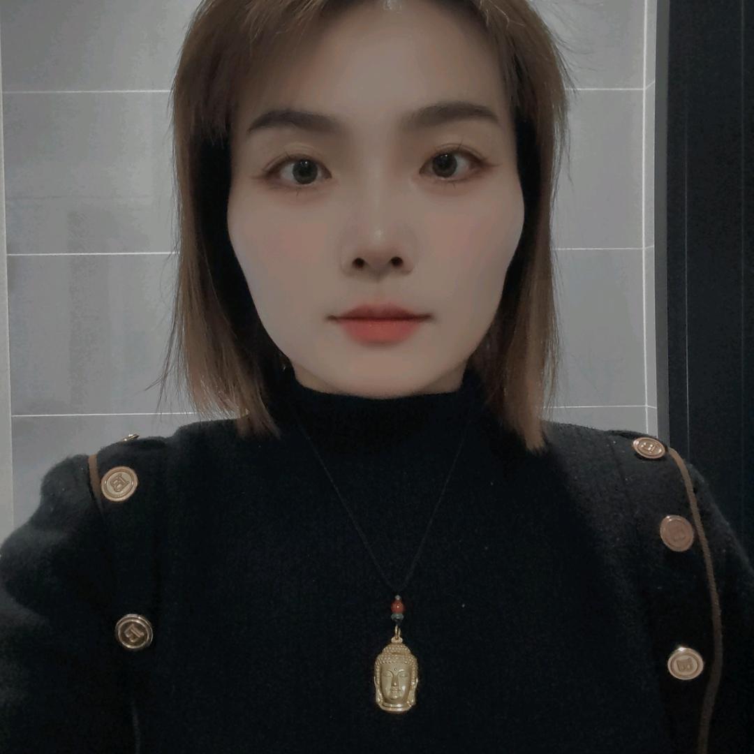 男生宿舍里的女王