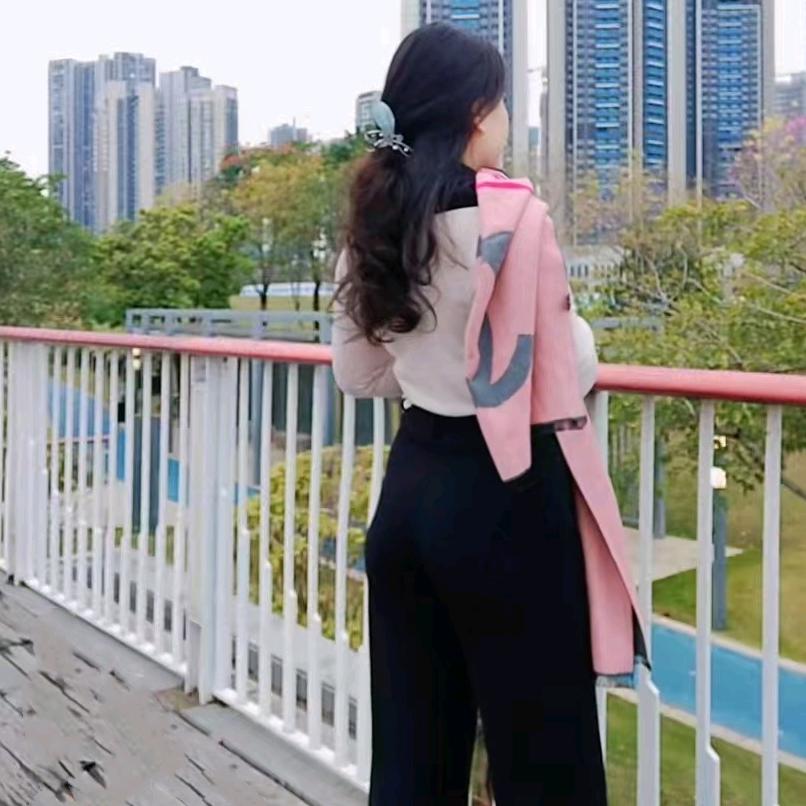 李女士