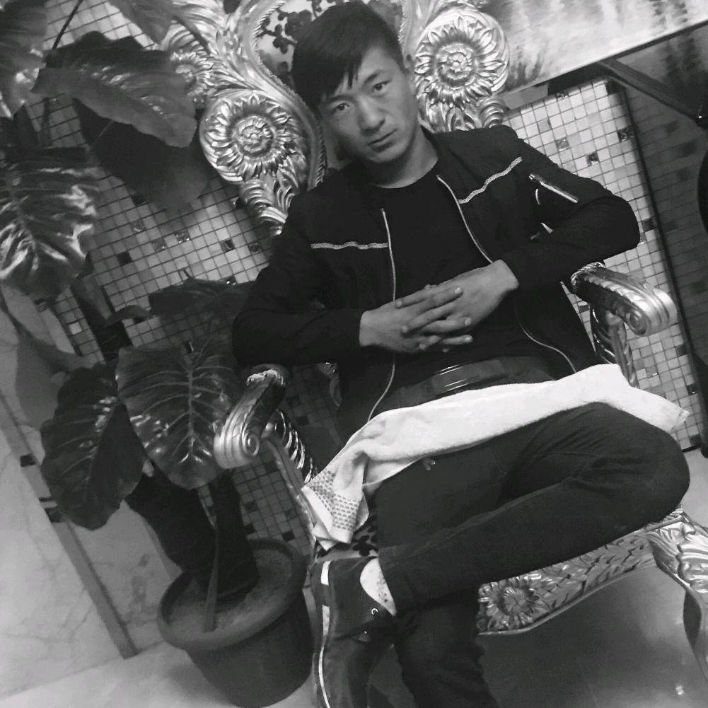 嘉实多护车保养站，胜润汽车养护中心