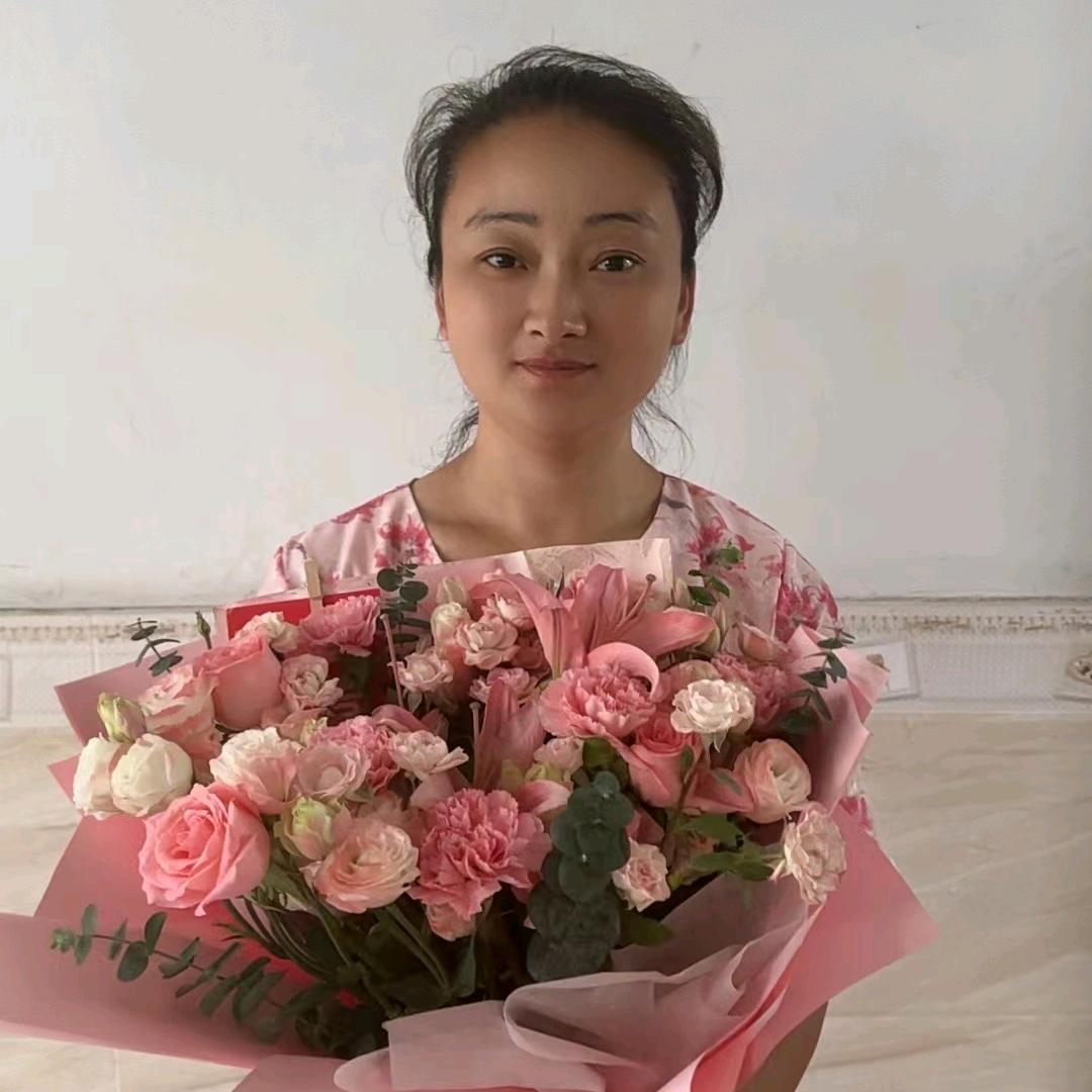 嫣然一笑