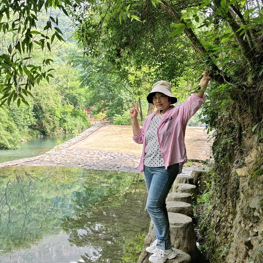不管几岁。开心就是万岁。