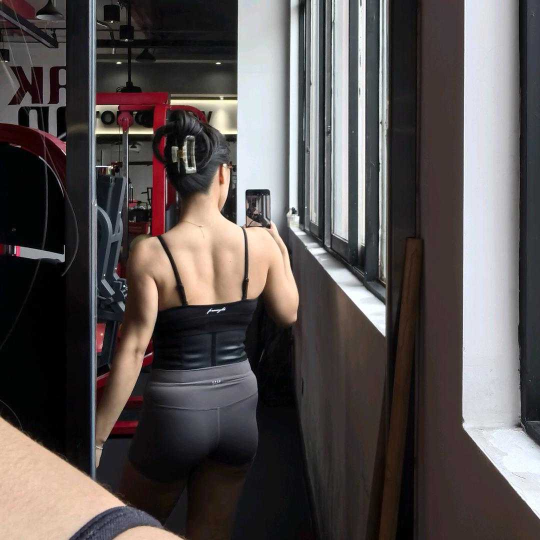 蛋蛋兔🍔🏋🏻