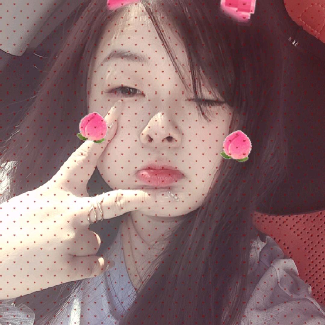 收花生米的小夏