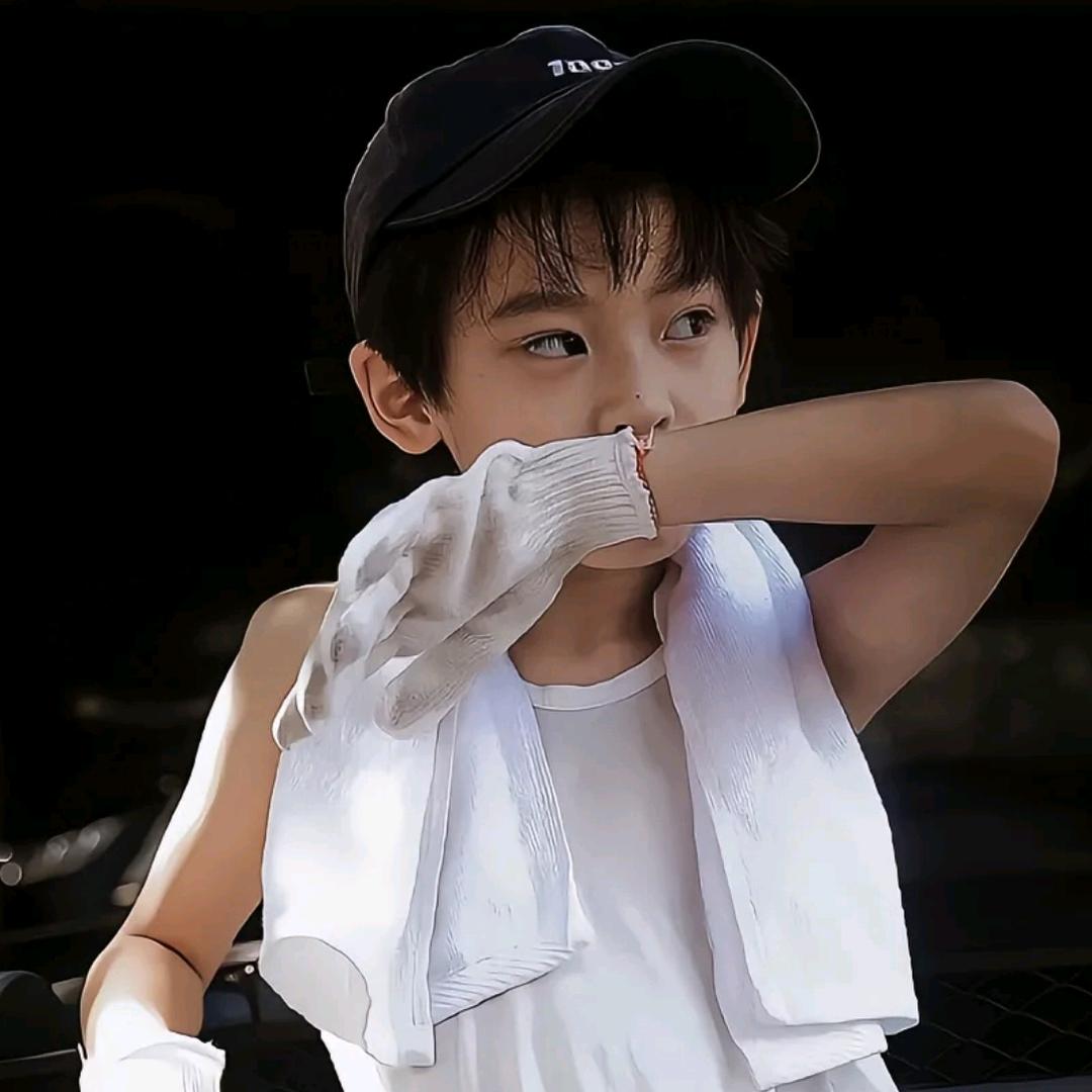 折花载酒少年事