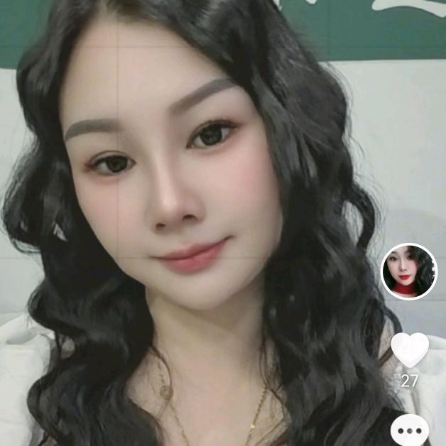 小燕。