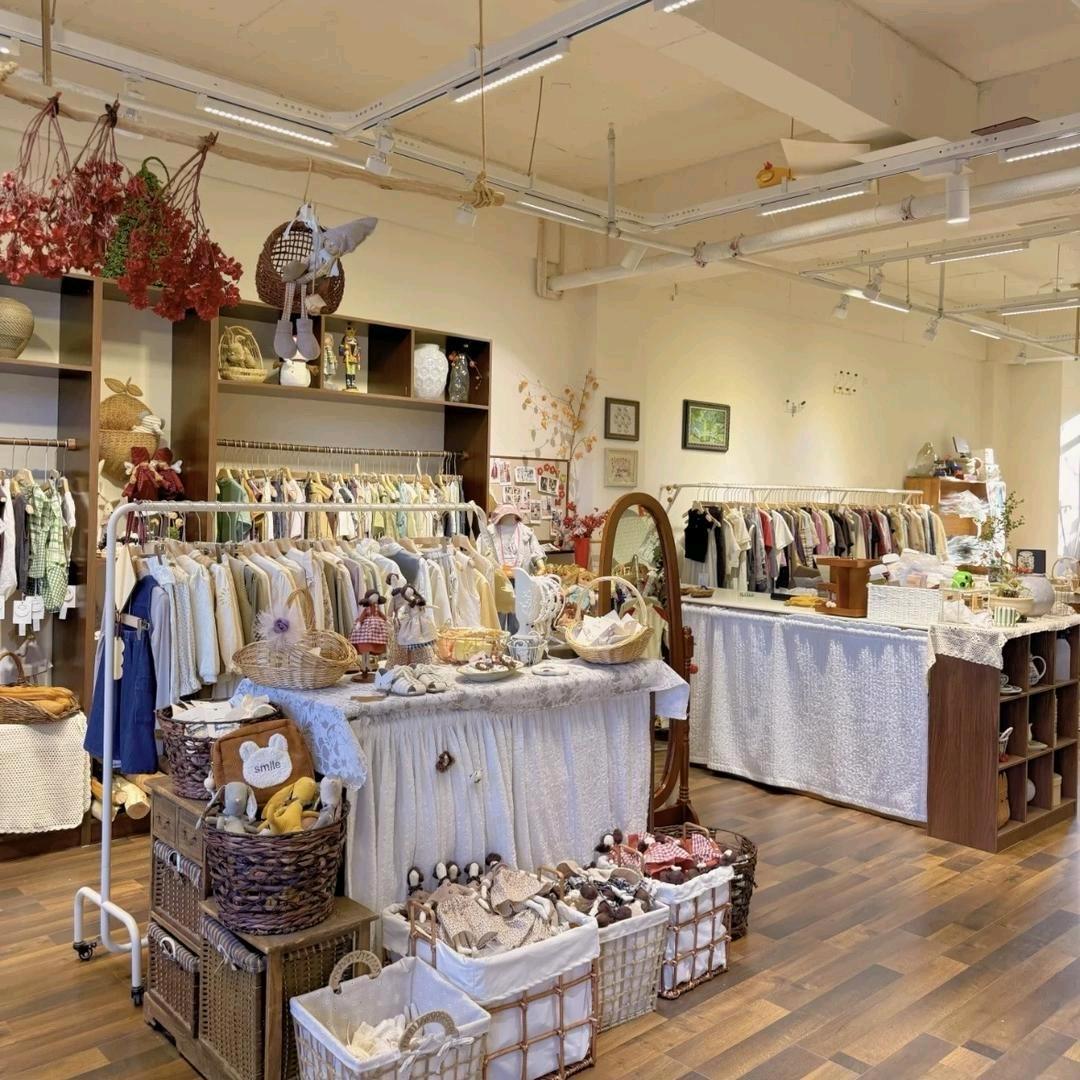 戴丽尔实体童装集合店