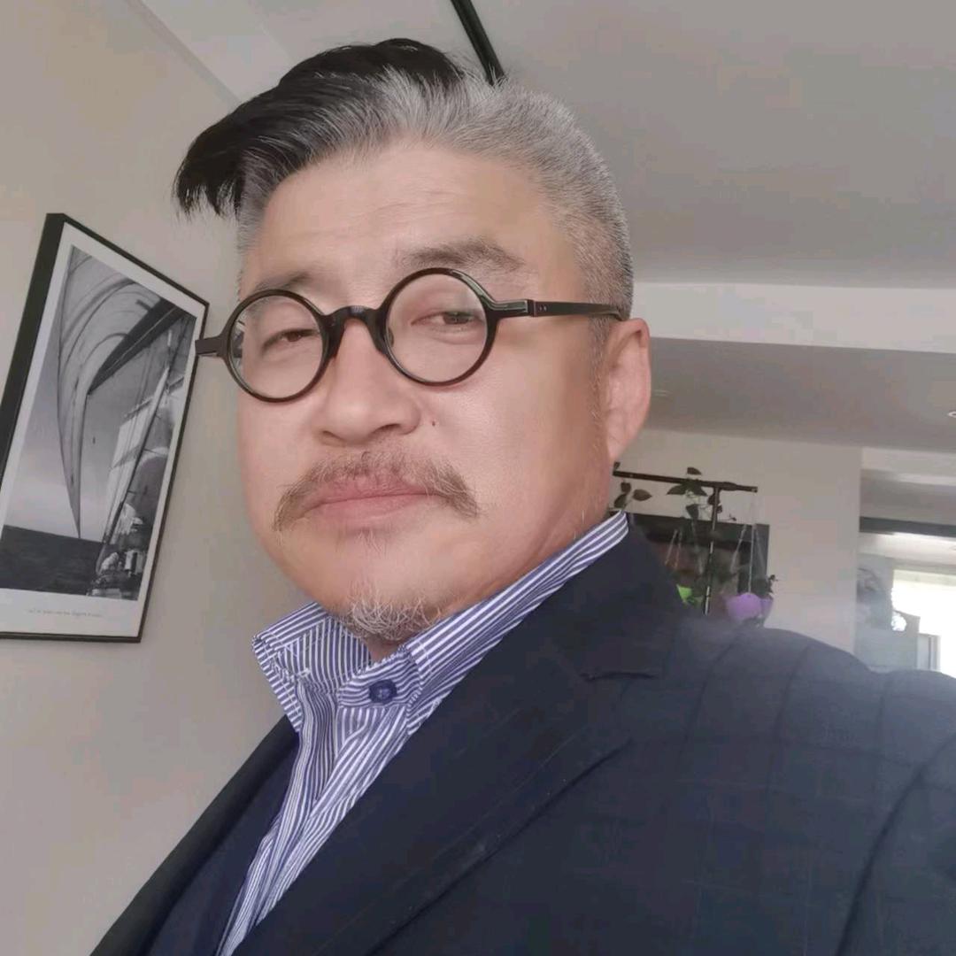 东方红 (뚱빵훙)