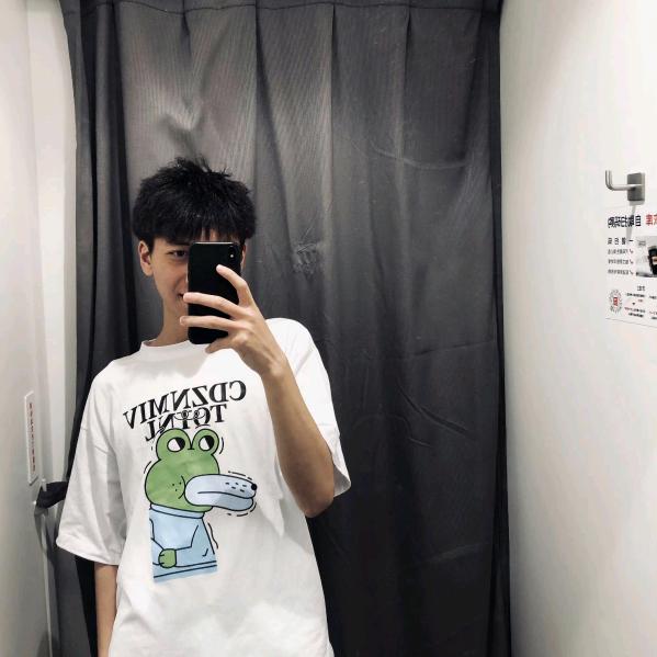 爱吃饼干的小熊🐻