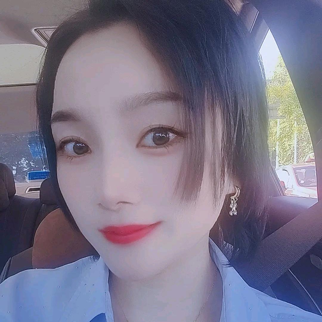 湖北妹子在北京卖门自产自销