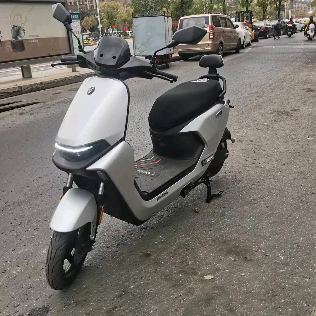 小亮二手电动车、新车库存新车专业批发零售