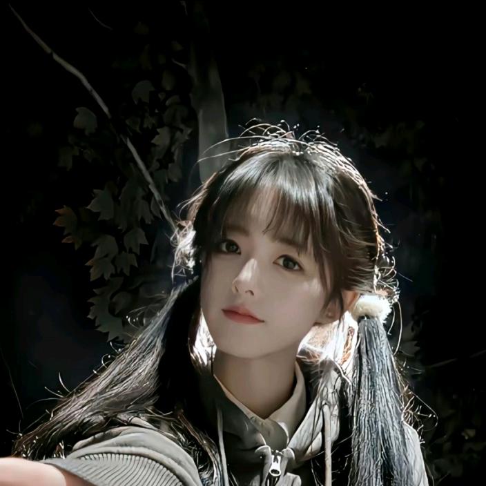 爱爬窗的小球球