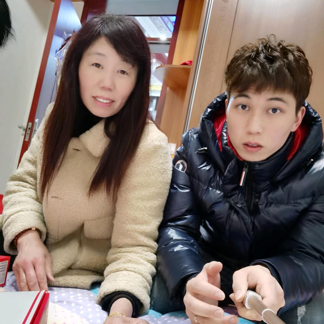 @沁水莲心