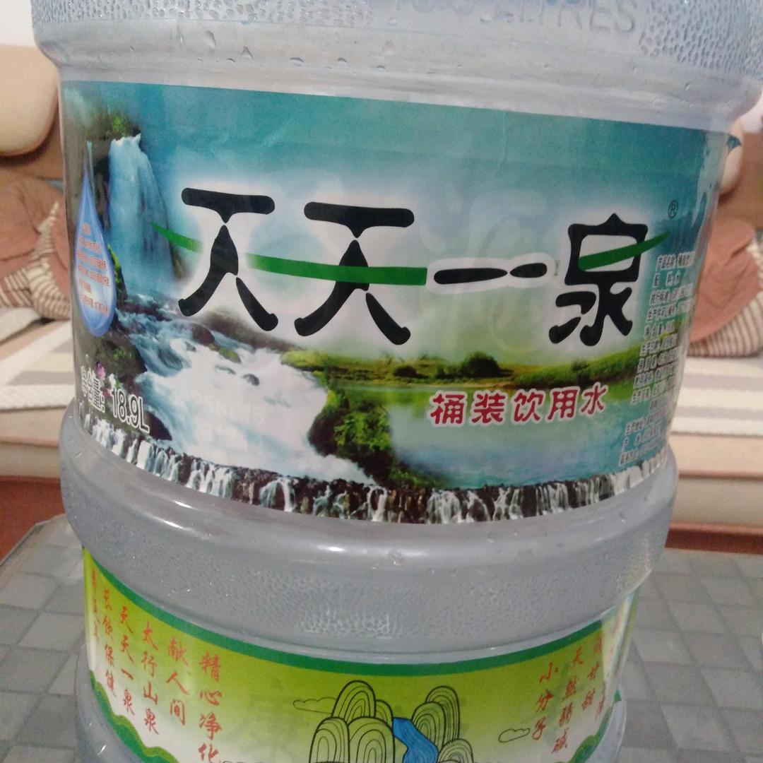 高碑店市，燕赵熙府，乐百氏水站。