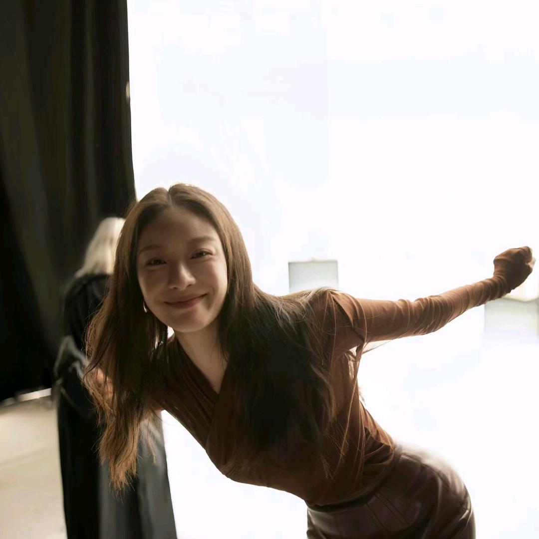 璐一只、