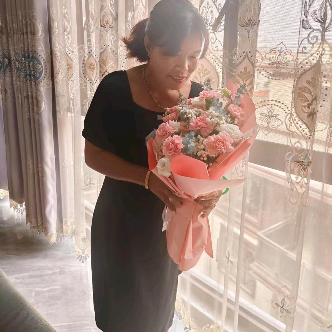 我开心每一天。更希望我的孩子过的幸福