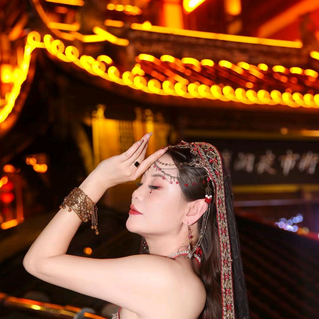 霸道总裁爱上爱喝酒的香香