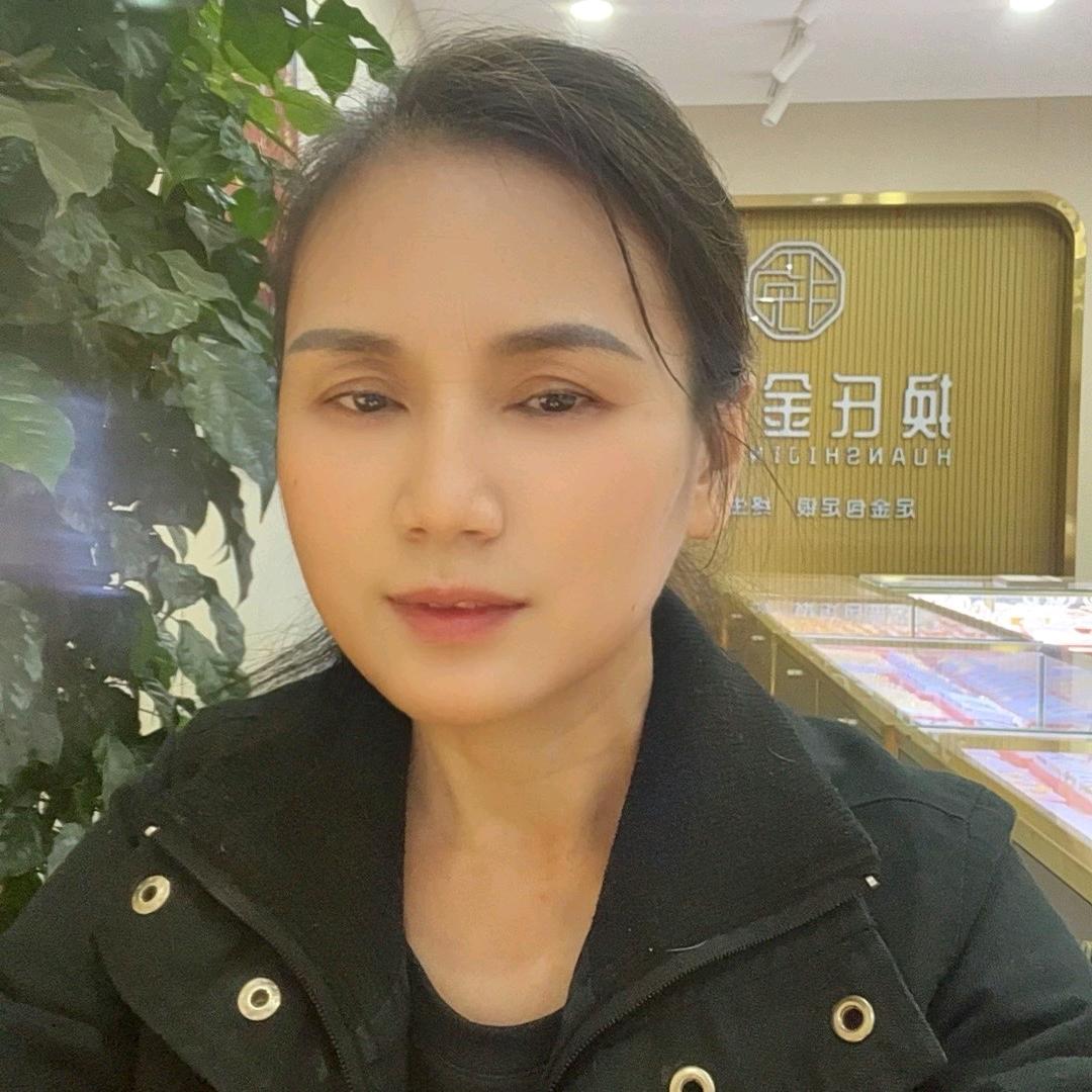 华容霞姐(换氏珠宝)