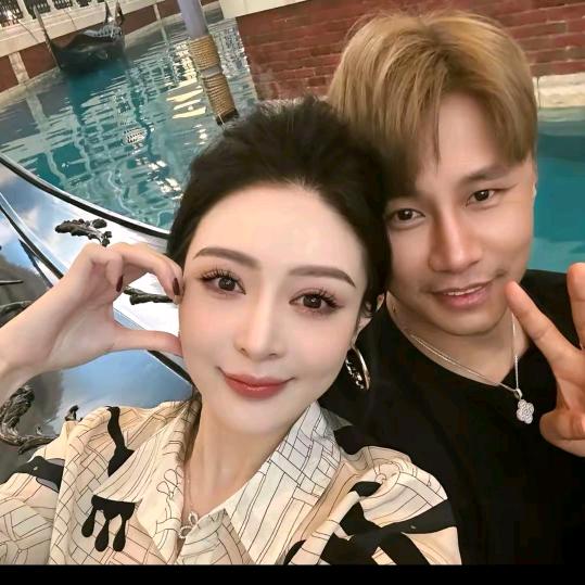 李老板的三宝贝（护肤日记）