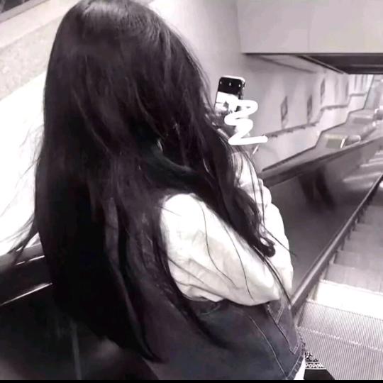 长发魔女👉（爱音乐🎵）