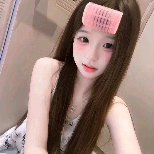 小 宝.