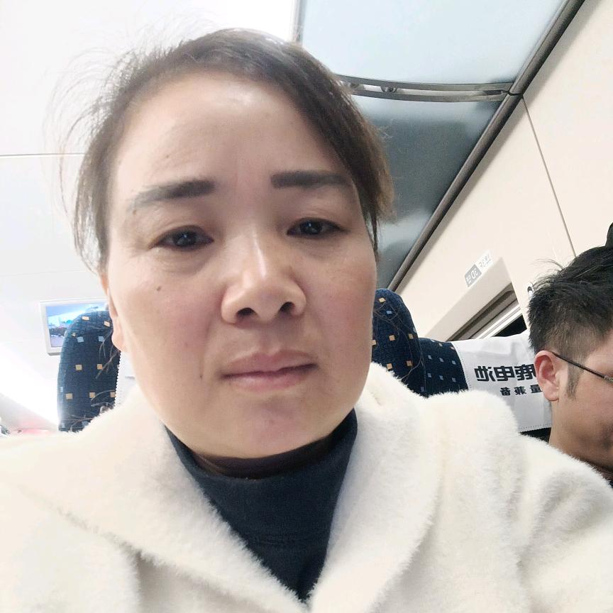 笑着面