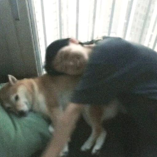 揪住你的嘴巴给你一个嘴巴子