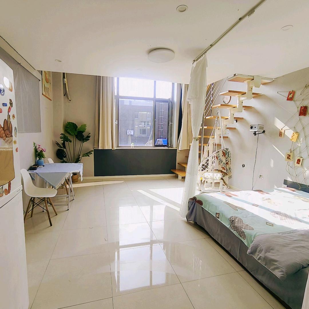 小石榴的loft民宿