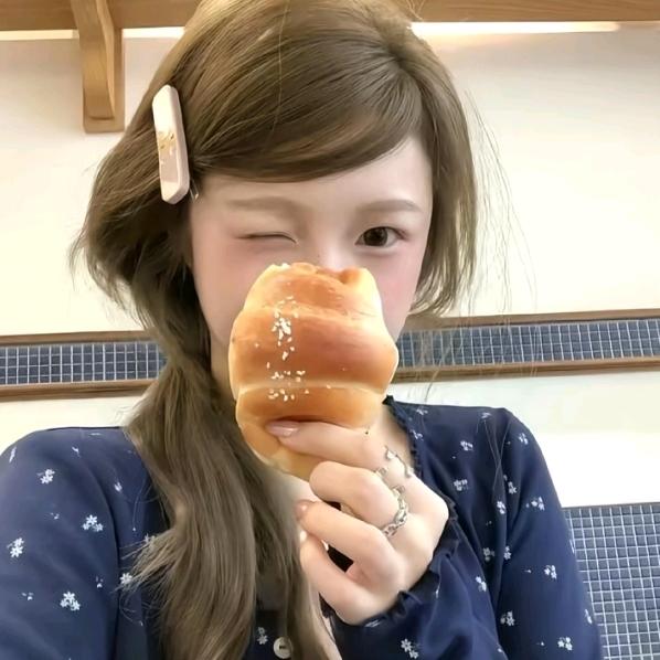 发现老公是男同出轨绝望去点男模点到小三