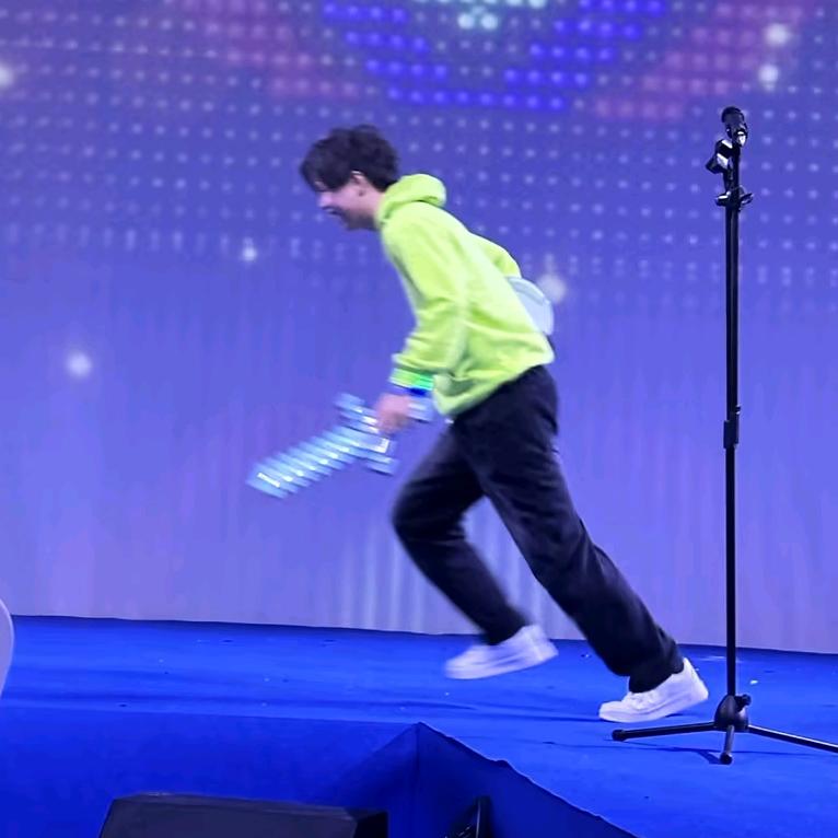 翻卷的阿磊