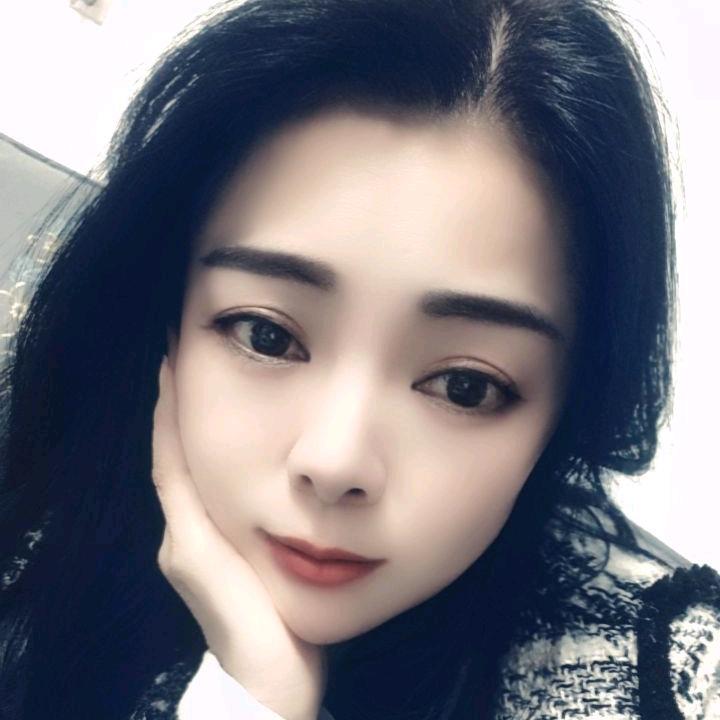 微笑里带着伤💔