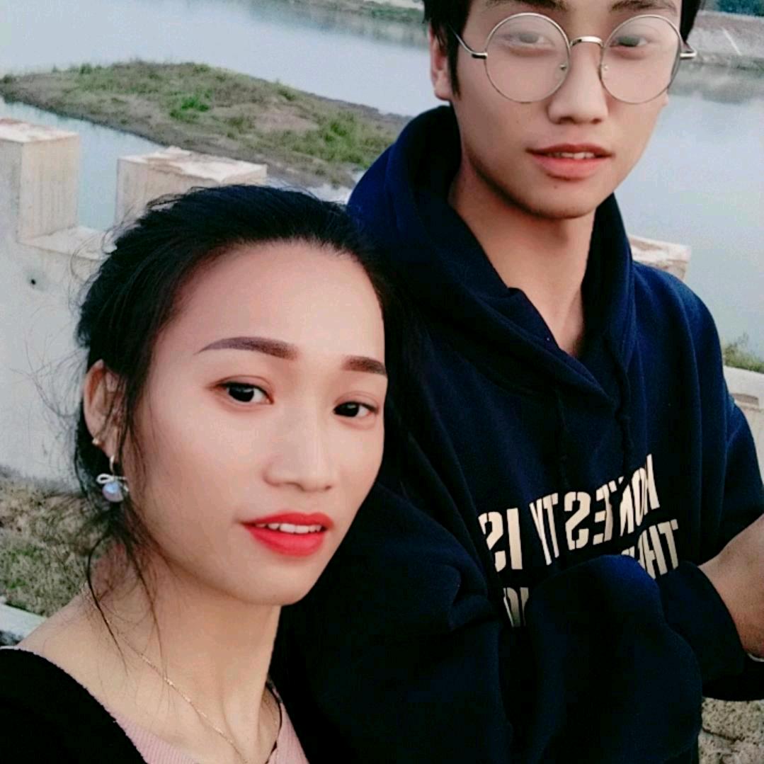 过往云烟，爱喝咖啡的小灰灰。